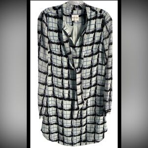 Reiss SZ 2 dress Women’s Long Semi Sheer Sleeves Half Button Lined Versatile